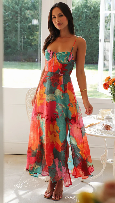 Flora™ | Robe fleurie à bretelles avec décolleté structuré