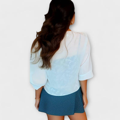 Olivia – Blouse à Ouverture Frontale